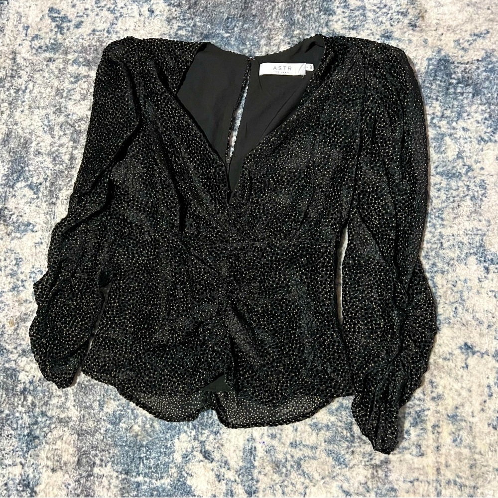 ASTR The Label Florence velvet top